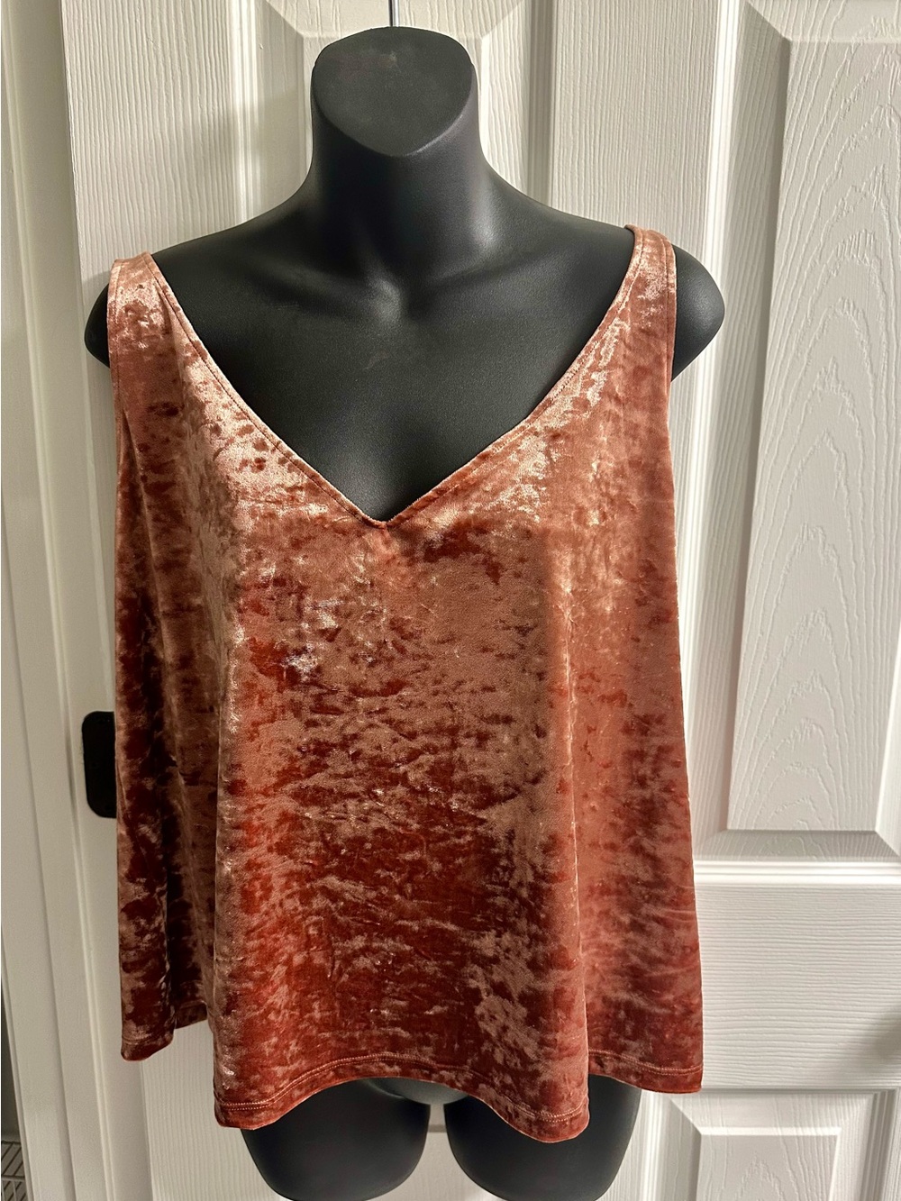 H&M Metallic Faux Velvet V-Neck Tank in Rust Orange
